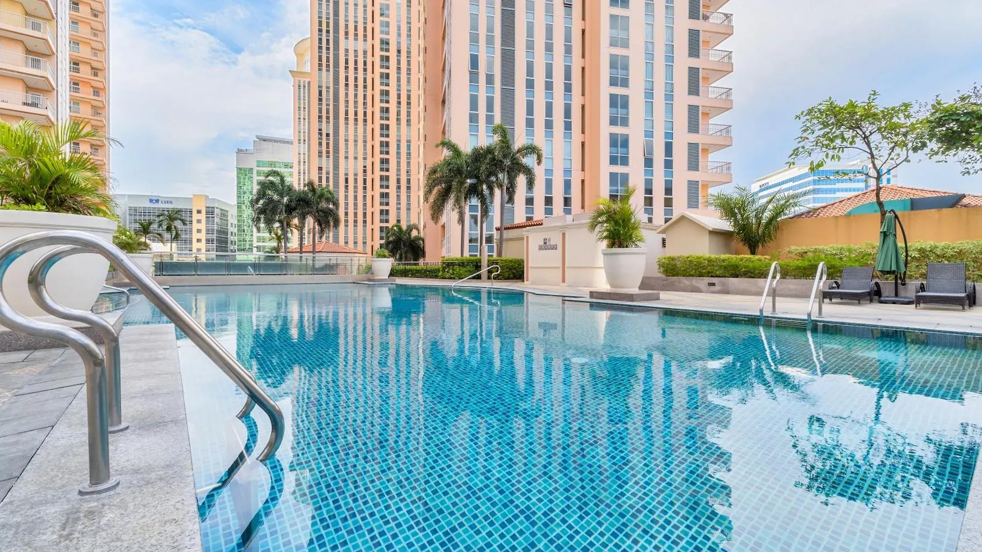 Apartment Tropicalia Family Suite Manila