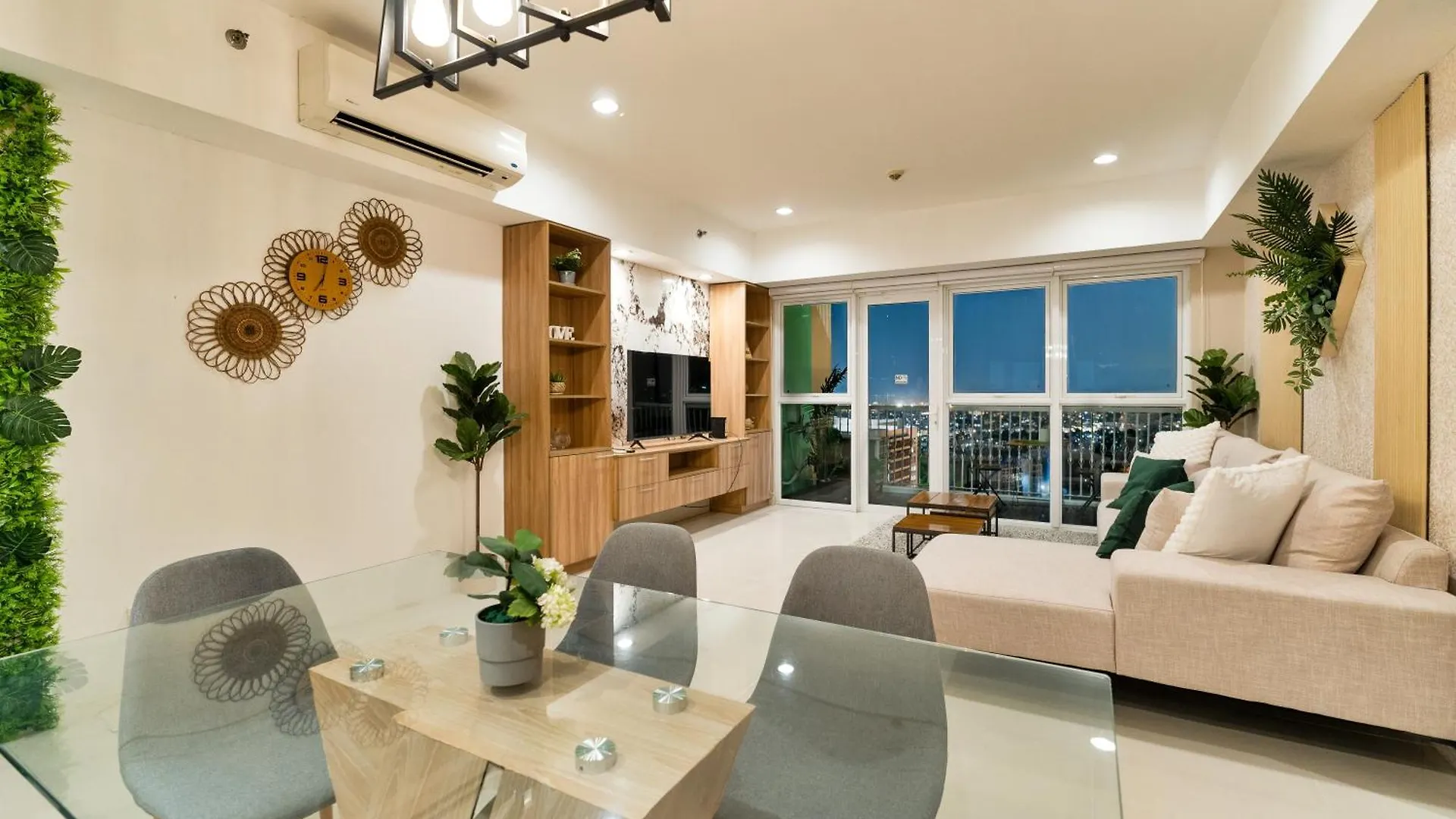 Tropicalia Family Suite Manila 0*,  Philippines