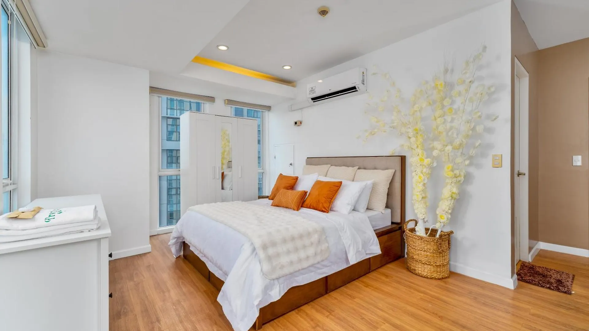 Tropicalia Family Suite Manila Apartment